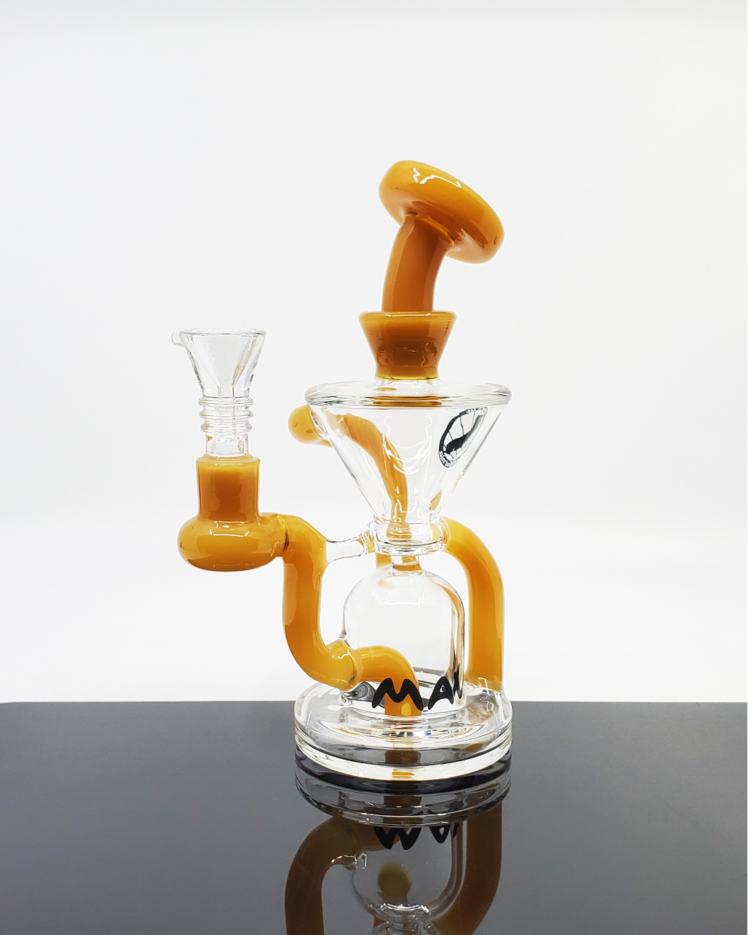 The Humboldt Mini by MAV Glass delivers smooth filtration in a compact, durable rig, making it ideal for everyday use and easy handling.