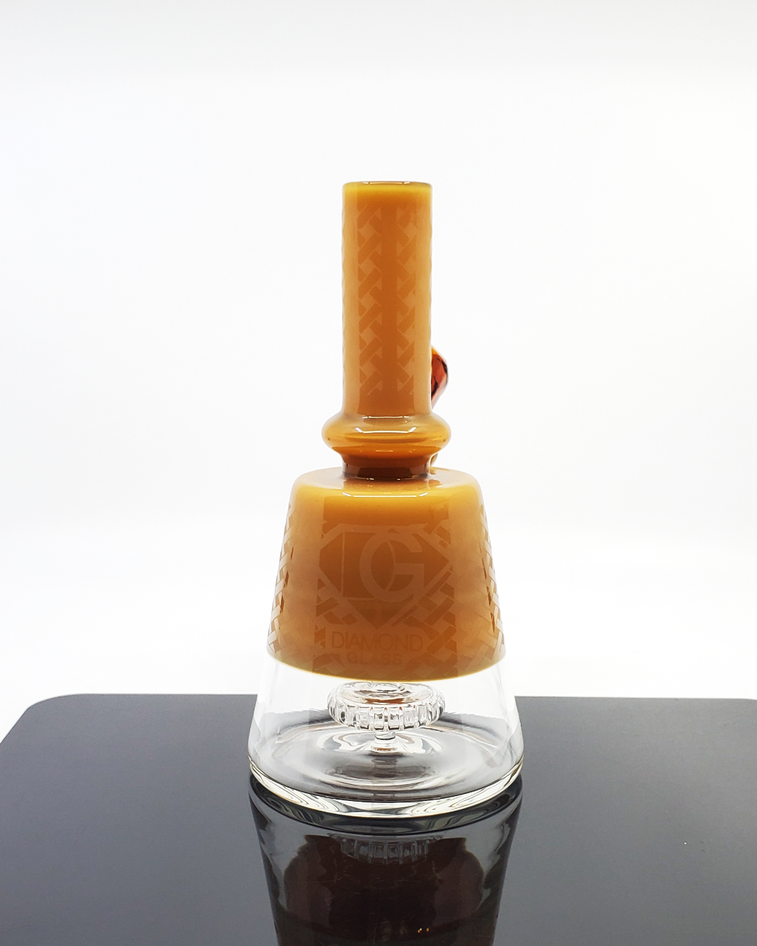 Side view of the Diamond Glass 7.5” Sandblasted Beaker showcasing its compact size, sandblasted finish, and ice catcher for enhanced cooling.