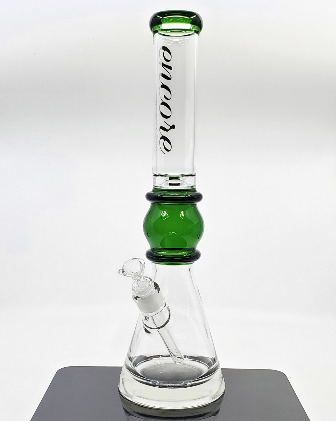 Encore Glass 17” Heavy Bottom Beaker featuring a thick base for stability and smooth filtration, ideal for daily use.