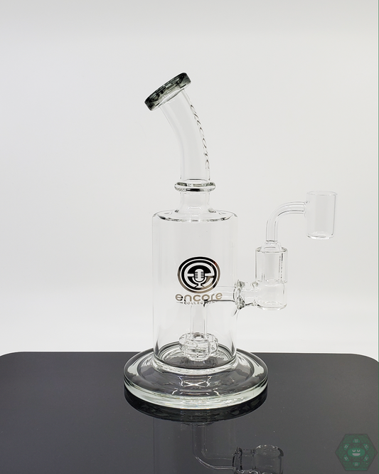 Compact Encore Glass 7.5-inch Showerhead Rig featuring a showerhead perc for smooth and filtered hits in a sleek design