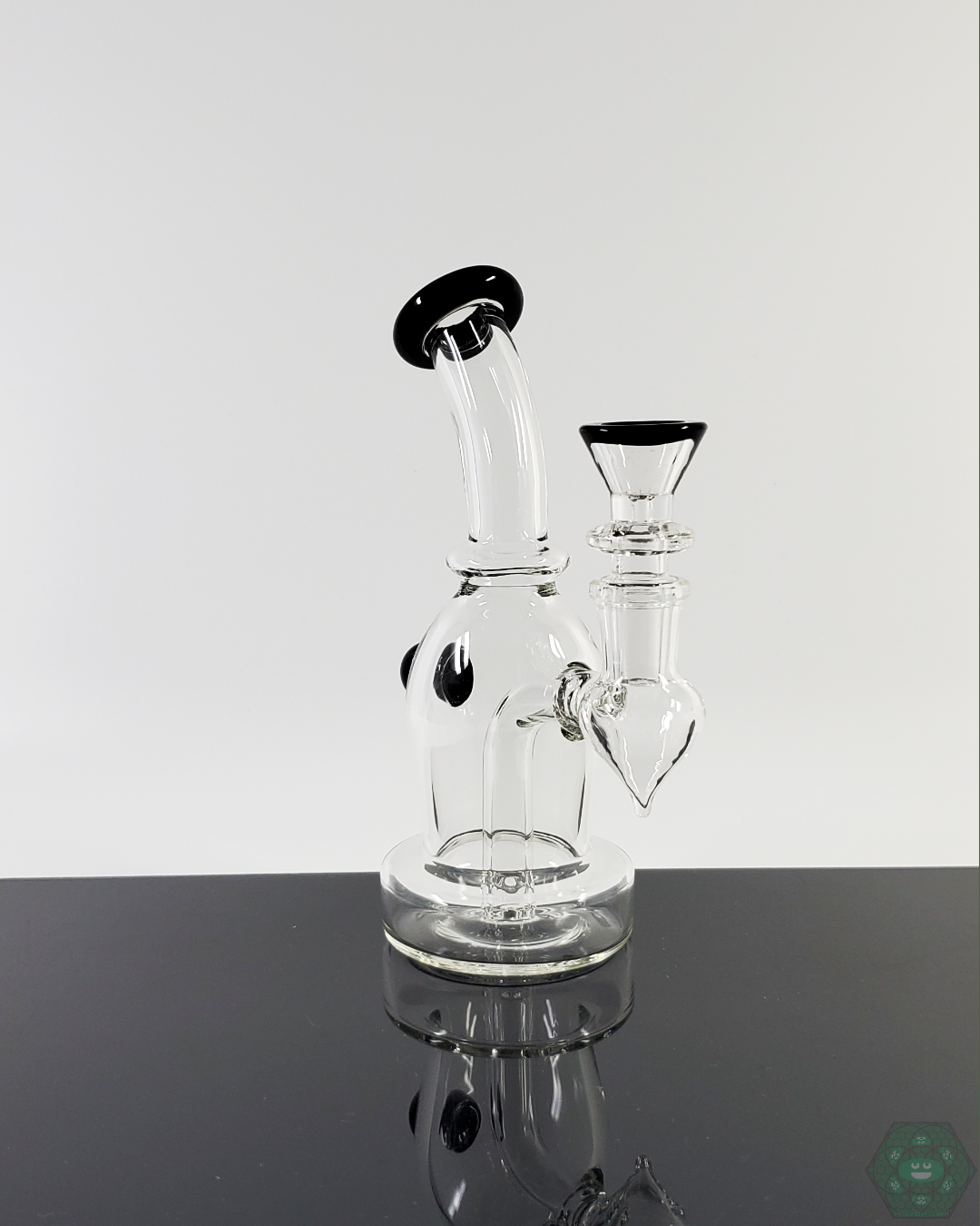 Encore Glass The Peanut, a small yet powerful 6-inch dab rig featuring smooth airflow and advanced filtration.