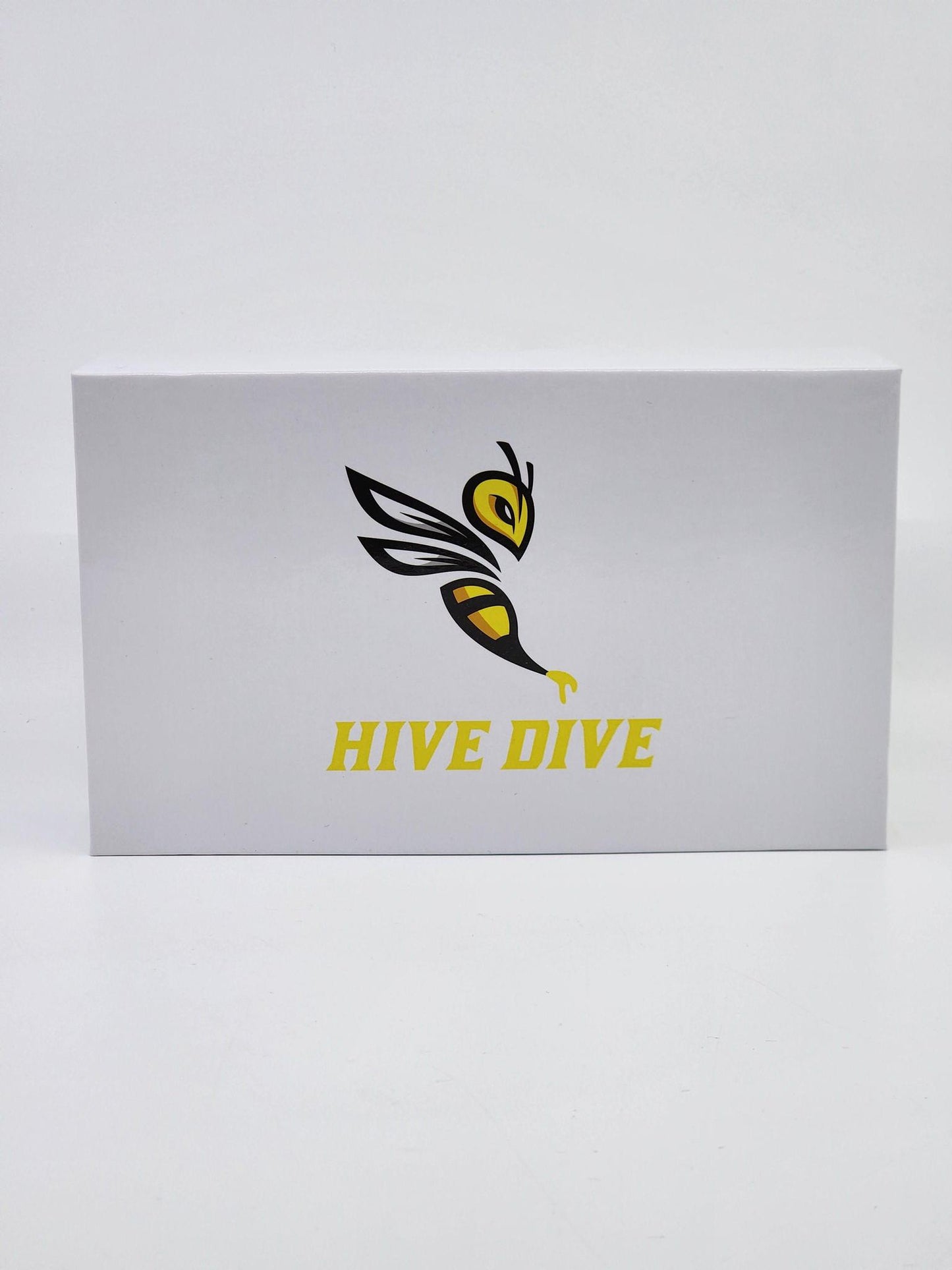 Hive Dive Nectar Collector – Portable glass dab kit with quartz nail, including a glass pipe, tip jacket, concentrate bowl, and carrying case for an efficient, smooth dabbing experience.