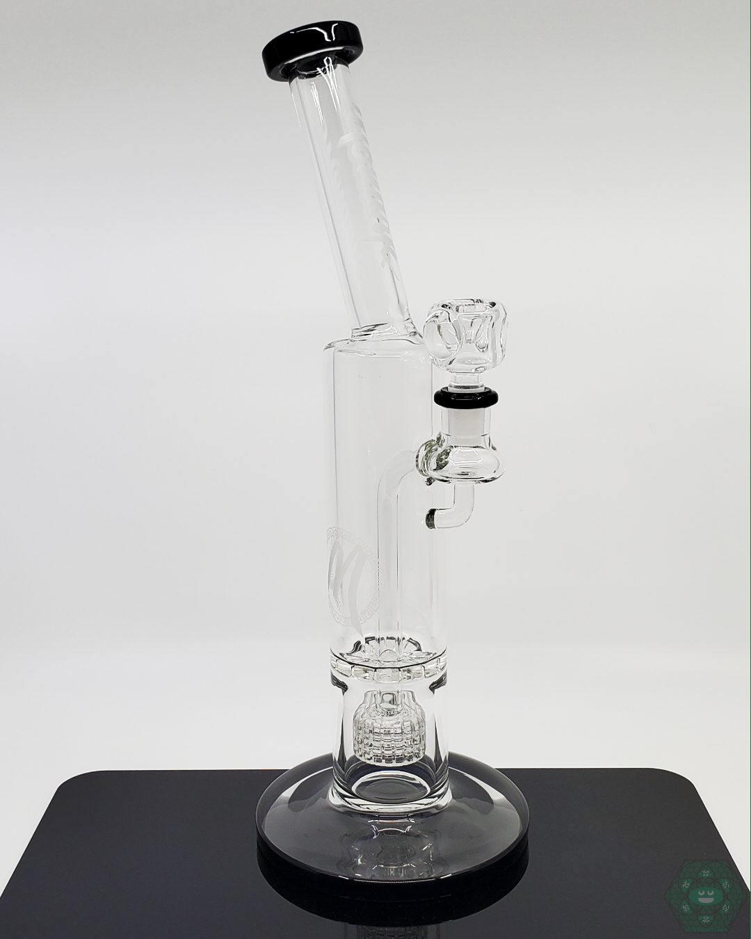 Monark Glass 13” Ratchet Matrix Perc rig, offering advanced filtration with a matrix perc design for smooth, clean hits and a durable, reliable smoking experience.
