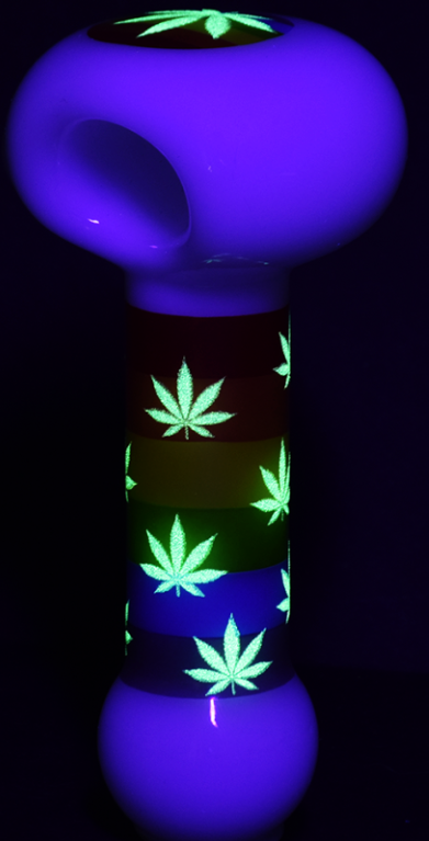 Pride Rainbow Hemp Leaf Glow Glass Spoon Pipe – 4.75-inch hand pipe featuring rainbow stripes and white hemp leaves design, perfect for collectors and casual smokers.