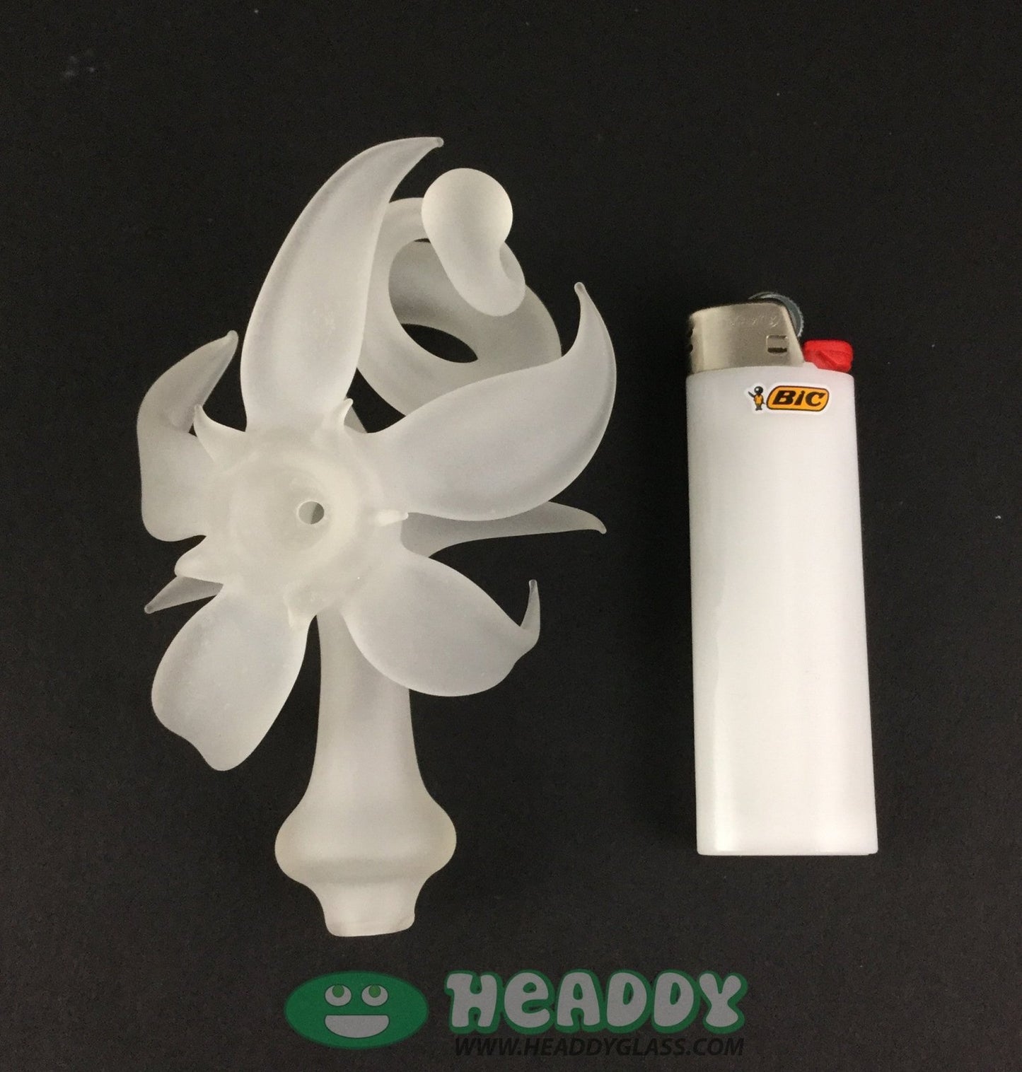 Floral Hand Pipe - Bearclaw #3. Enjoy smooth hits with this handcrafted floral design glass pipe