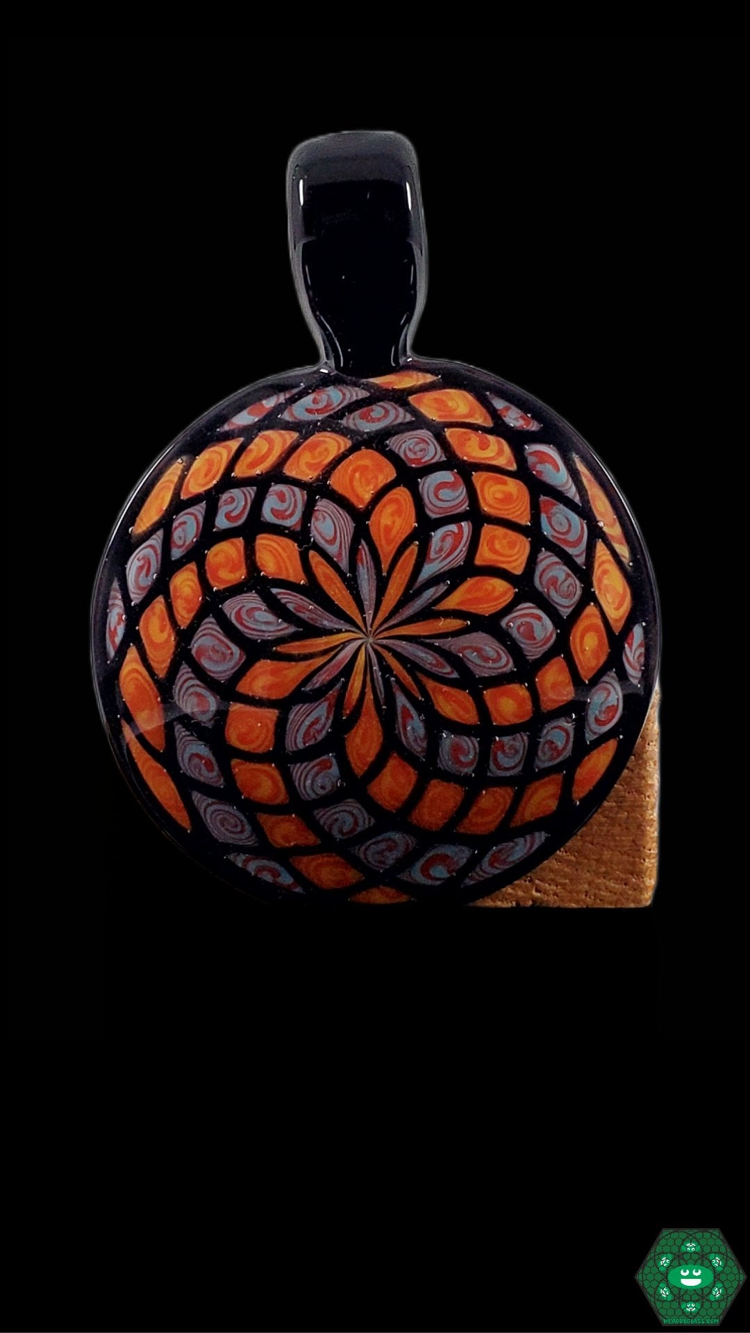 Black Art Glass Funky Filla Pendant: The Shipley Glass Funky Filla Pendant in black offers a unique and stylish accessory, handcrafted from borosilicate glass with eye-catching funky patterns, perfect for adding a touch of individuality to any outfit.