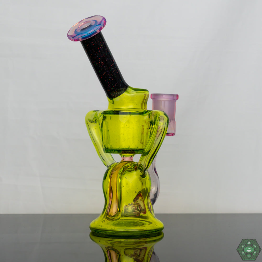 Compact Dab Rig - 14mm: This compact and portable dab rig is perfect for users who value both performance and convenience.