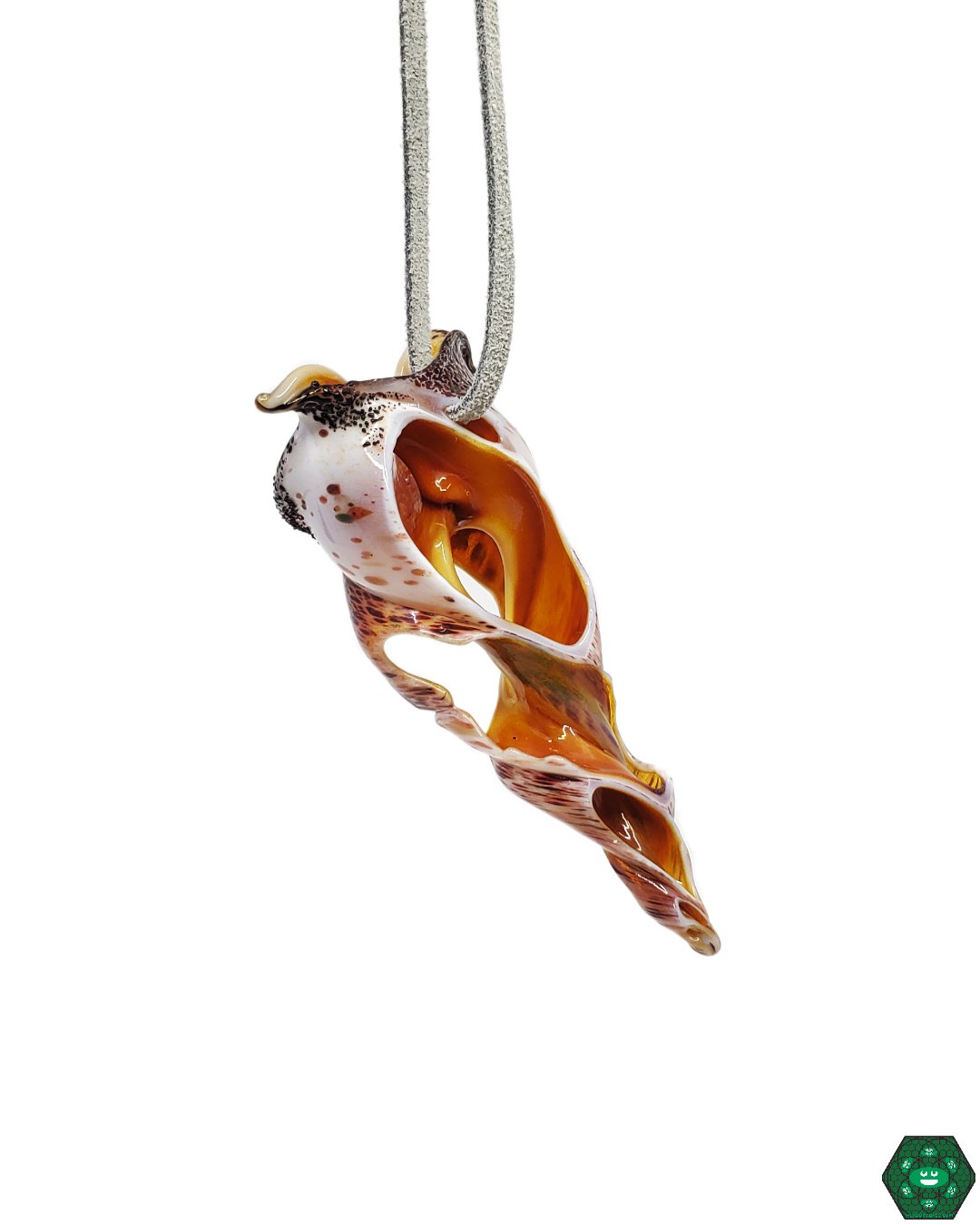 Glasspowl Shell Pendant, an ocean-themed glass accessory featuring a detailed, handcrafted design inspired by natural shells.