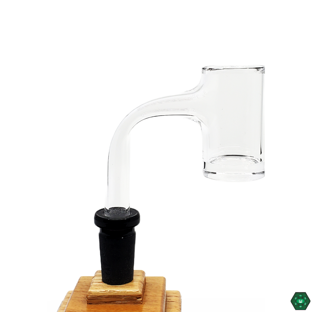 Monark Glass 25mm Seamless Quartz Nail in use, demonstrating its high-quality quartz construction and efficient heat retention for optimal dabbing results.