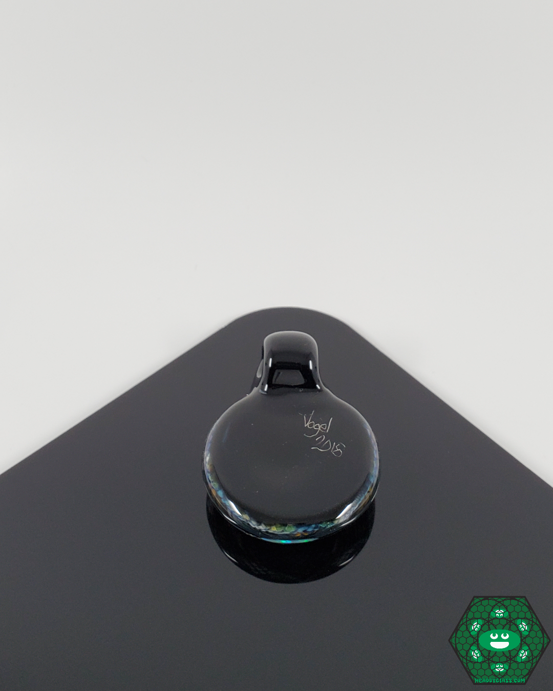 Vogel Artistic Glass Pendant, showcasing unique patterns and colors, making it an ideal gift for art-loving dabbers.