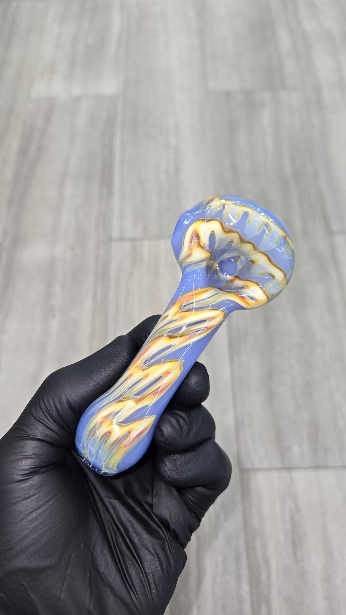Izlow Glass - Periwinkle Crazy Line Handpipe