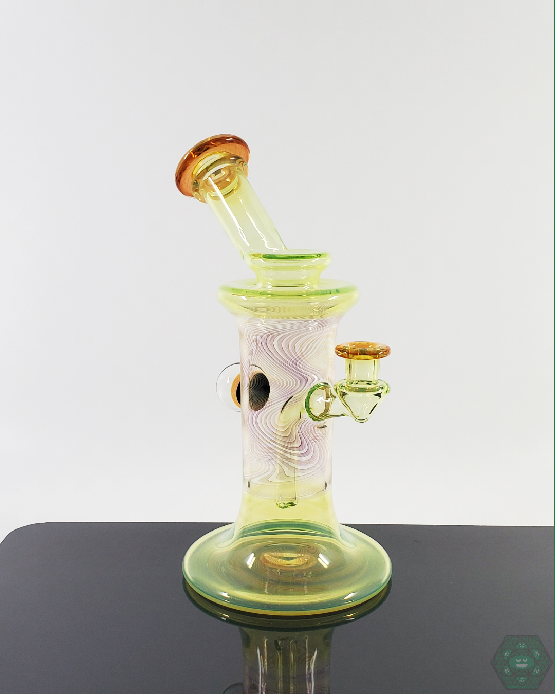  Gates Glass Rewig Layback Jammer - Stylish Concentrate Rig with Unique Design. This Rewig Layback Jammer from Gatez Glass combines unique artistry with functionality. Designed for concentrate use, it offers smooth hits and excellent airflow, perfect for any glass collector.