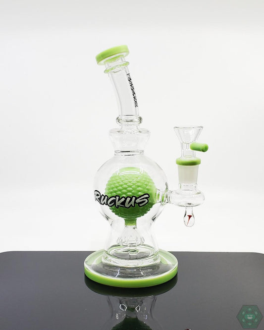 The Ruckus Glass Bulb Rig is an 8-inch setup that provides excellent diffusion in a compact form, perfect for efficient use and easy storage.