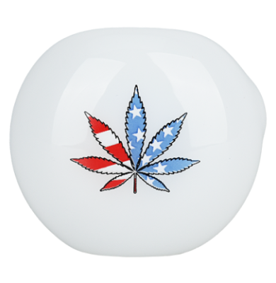 American Hemp Leaf Flag Glow Glass Spoon Pipe – 4-inch borosilicate glass pipe with American flag design and hemp leaves, glow in the dark accents for vibrant use.