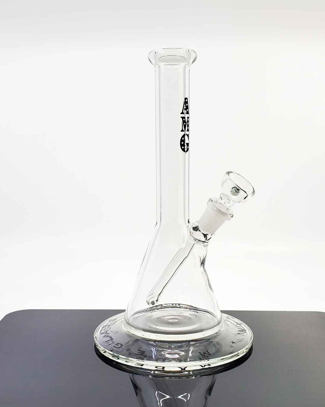  Side view of the AMG Glass Wide Base Beaker, showcasing its stable design and smooth filtration for a reliable smoking experience.

