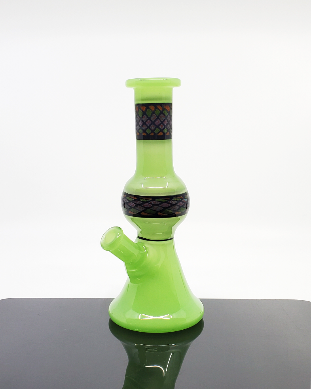 Antidote Jammer 10mm Functional Rig: The Tyler Shipley Antidote Jammer offers a blend of modern design and smooth functionality in a unique 10mm rig, perfect for users who appreciate high-quality and distinctive glassware.