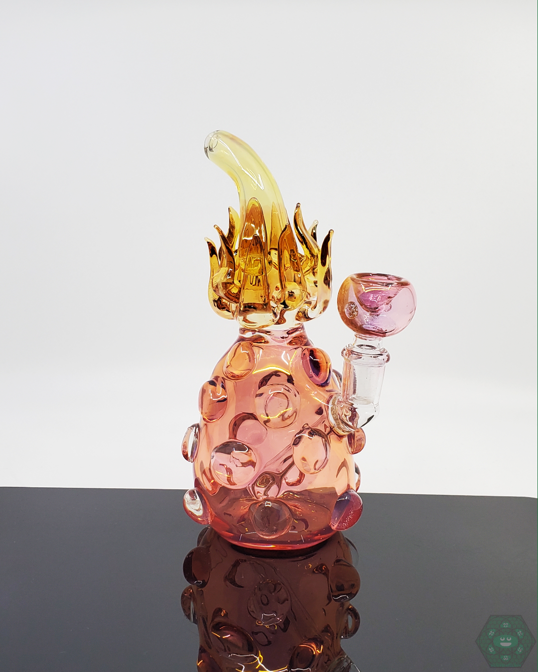  BSG 7” Gold Fume Pineapple Rig with 3-hole perc, designed for smooth filtration and versatile use with 14mm joints.