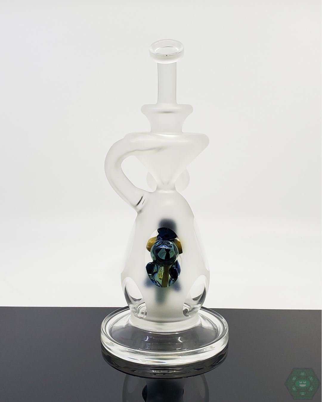 BSG 7.5-inch Dino Recycler, featuring a sandblasted finish and smooth filtration for a functional yet artistic experience.