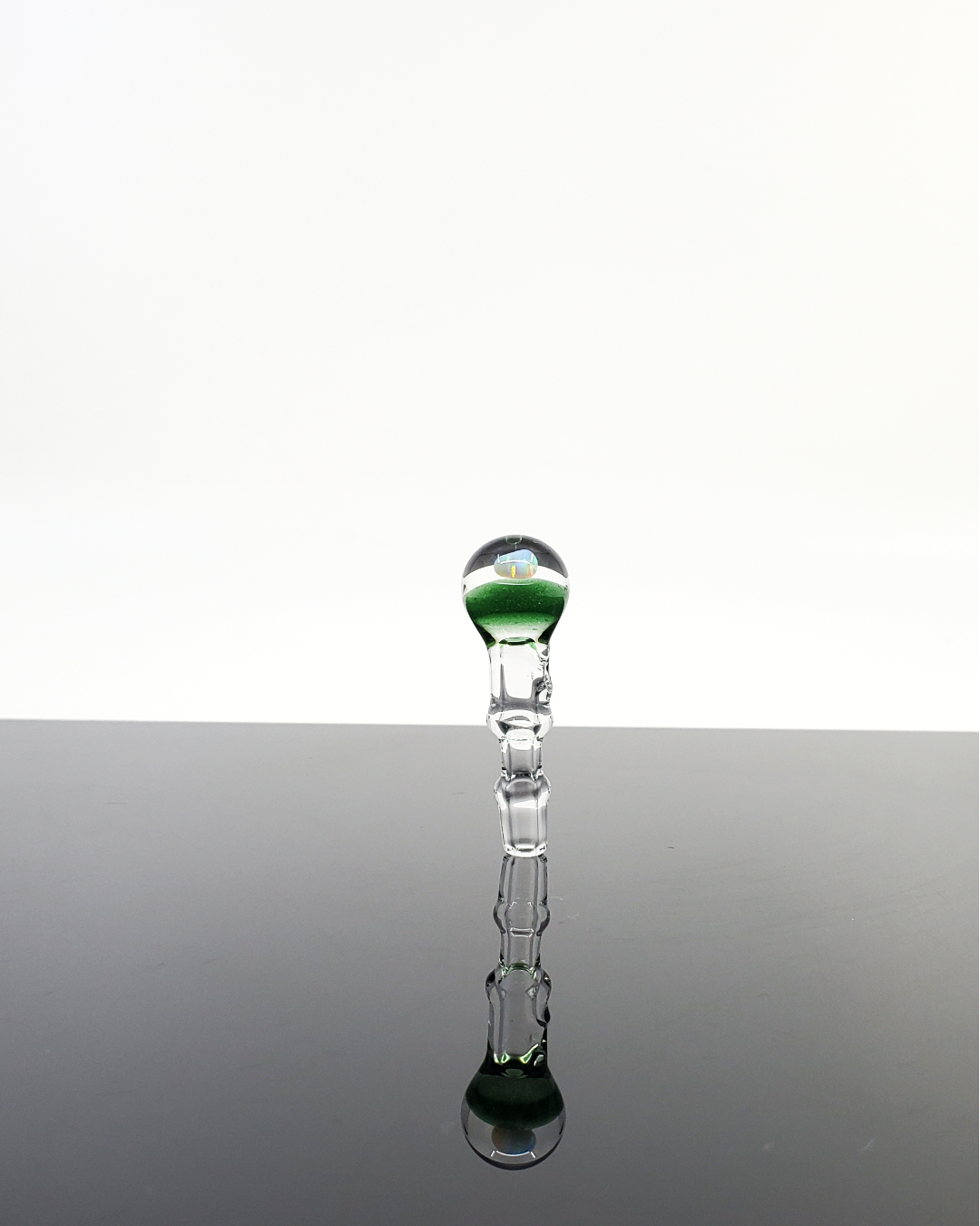 Demonstrating the functionality of Captain Tokez 3DXL Joystick Cap in a vaping session, focusing on enhanced control.