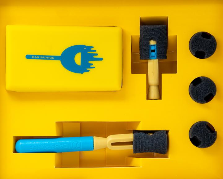  Dabsponge Full Cleaning Kit, a complete dab cleaning solution for bangers and rigs, including multiple sponge heads for effective residue absorption, designed for convenient and thorough dab cleanup to keep your equipment looking fresh.