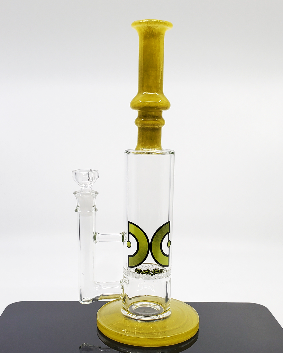  Dank Glass 12” Honeycomb Straight Tube with a honeycomb perc for smooth, clean hits and durable design, perfect for a premium smoking experience.