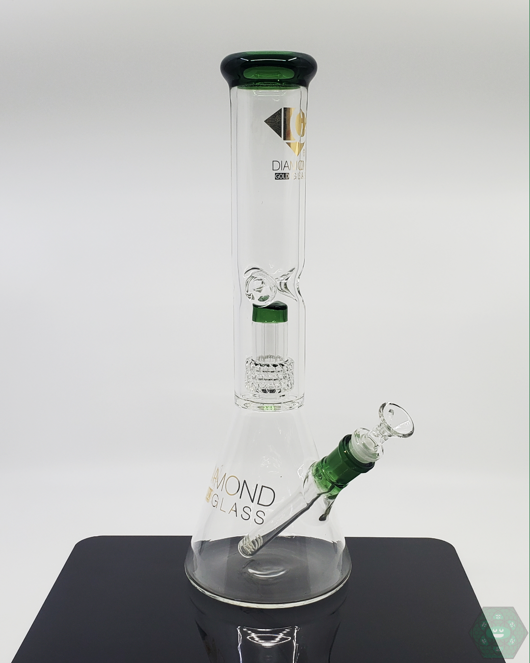 Diamond Glass 14-inch 7MM Beaker with durable build and 21-hole matrix perc for advanced filtration