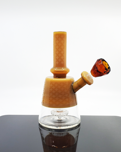  Diamond Glass 7.5” Sandblasted Beaker with a stylish sandblasted finish and ice catcher for smooth hits in a compact, durable design.

