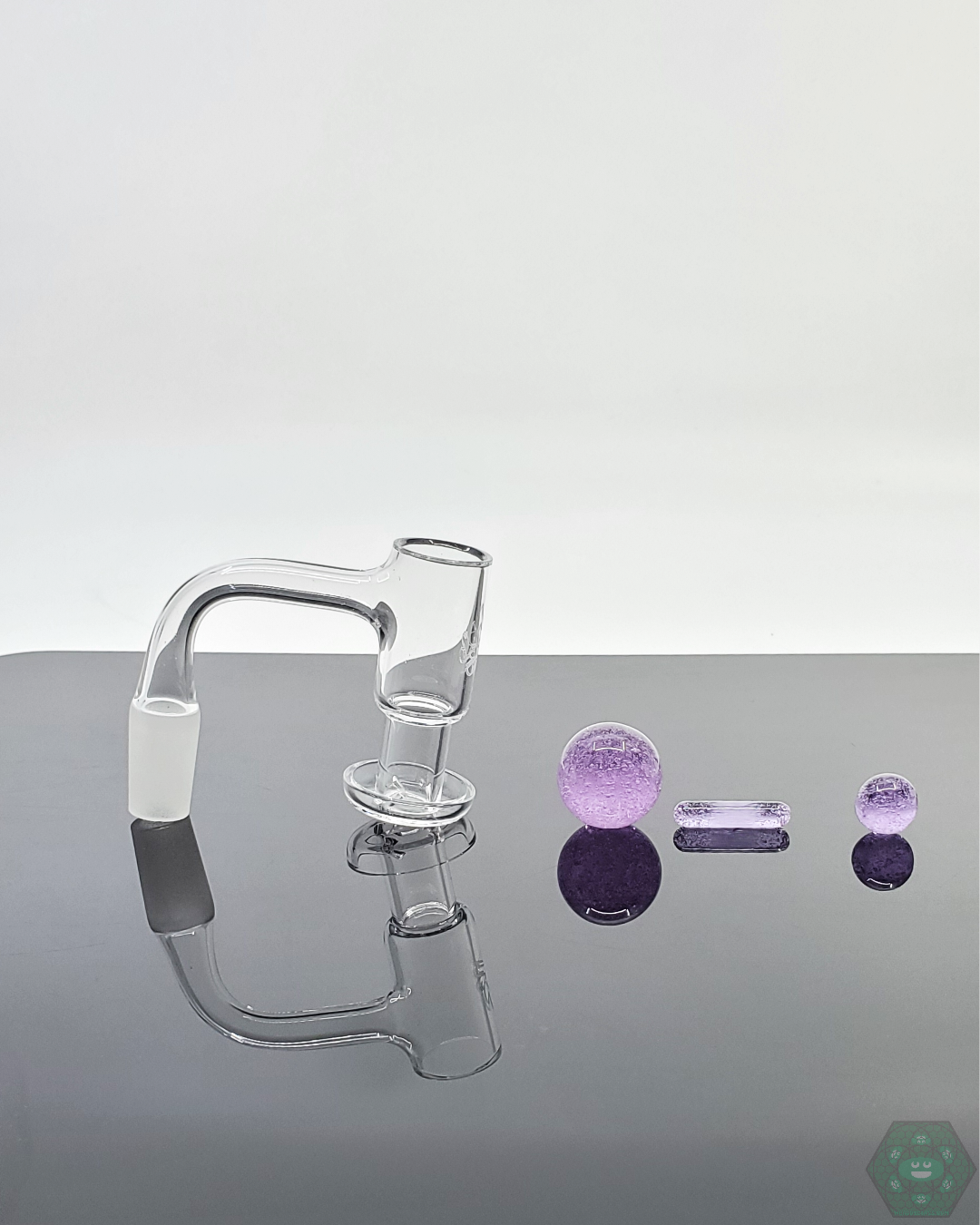 Doq Glass Premium Slurper Set packaging, designed for safe storage and premium presentation.