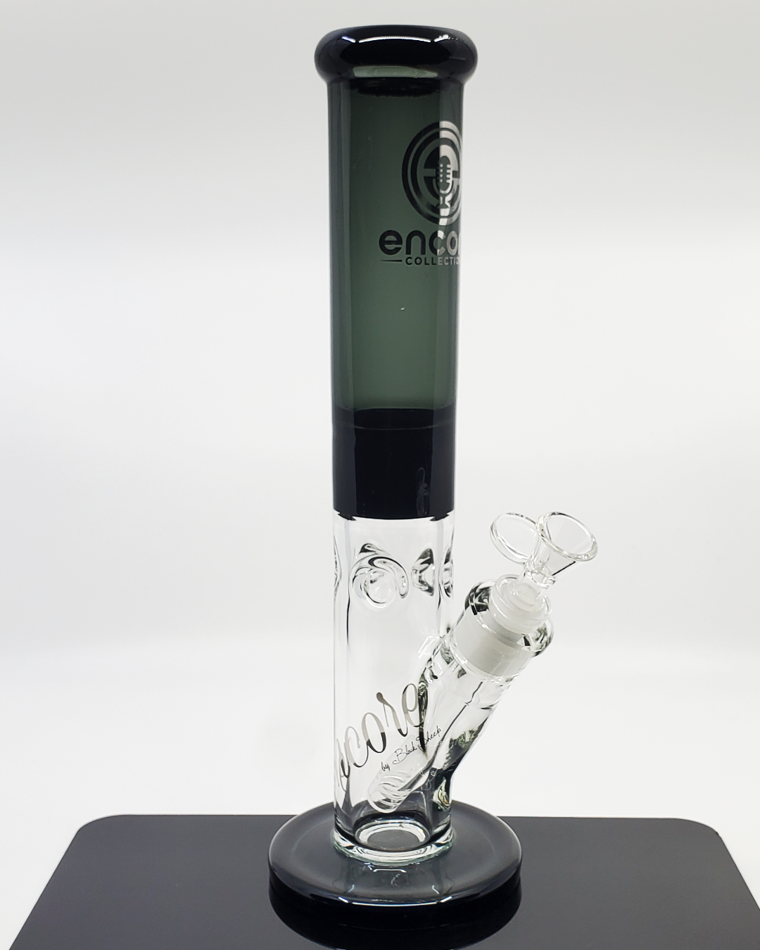 Encore Glass 14” Color Mashup Straight Tube with vibrant color design and smooth filtration, ideal for an enhanced smoking experience.