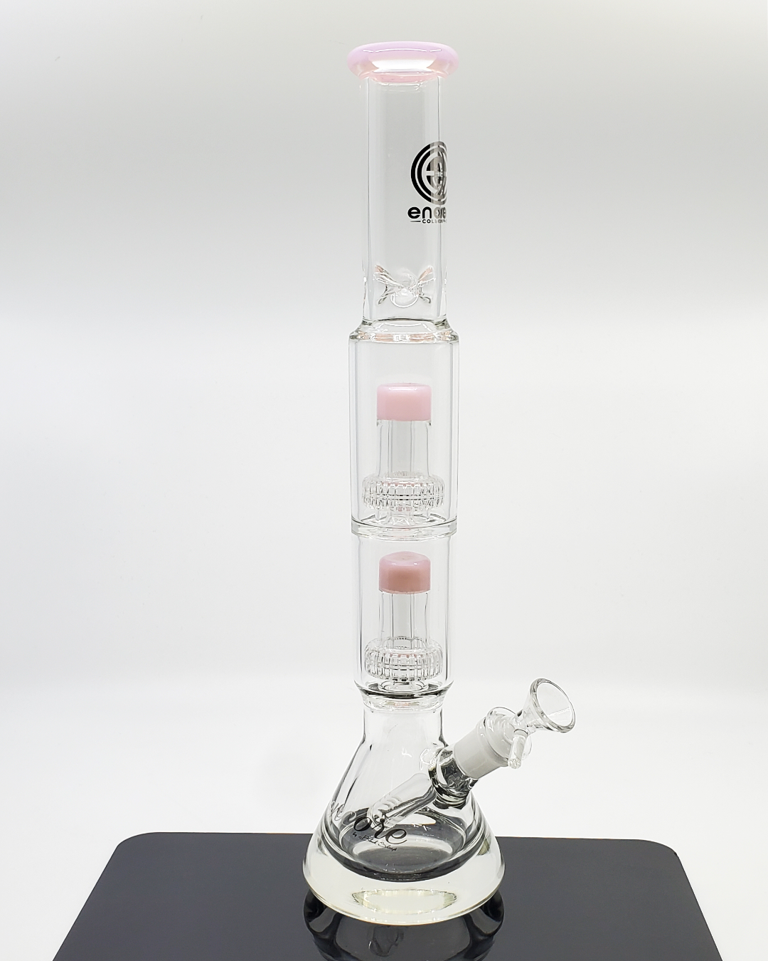 Encore Glass 16” Double Matrix Beaker with dual matrix percolators and an ice catcher for smooth, cool hits and enhanced filtration.