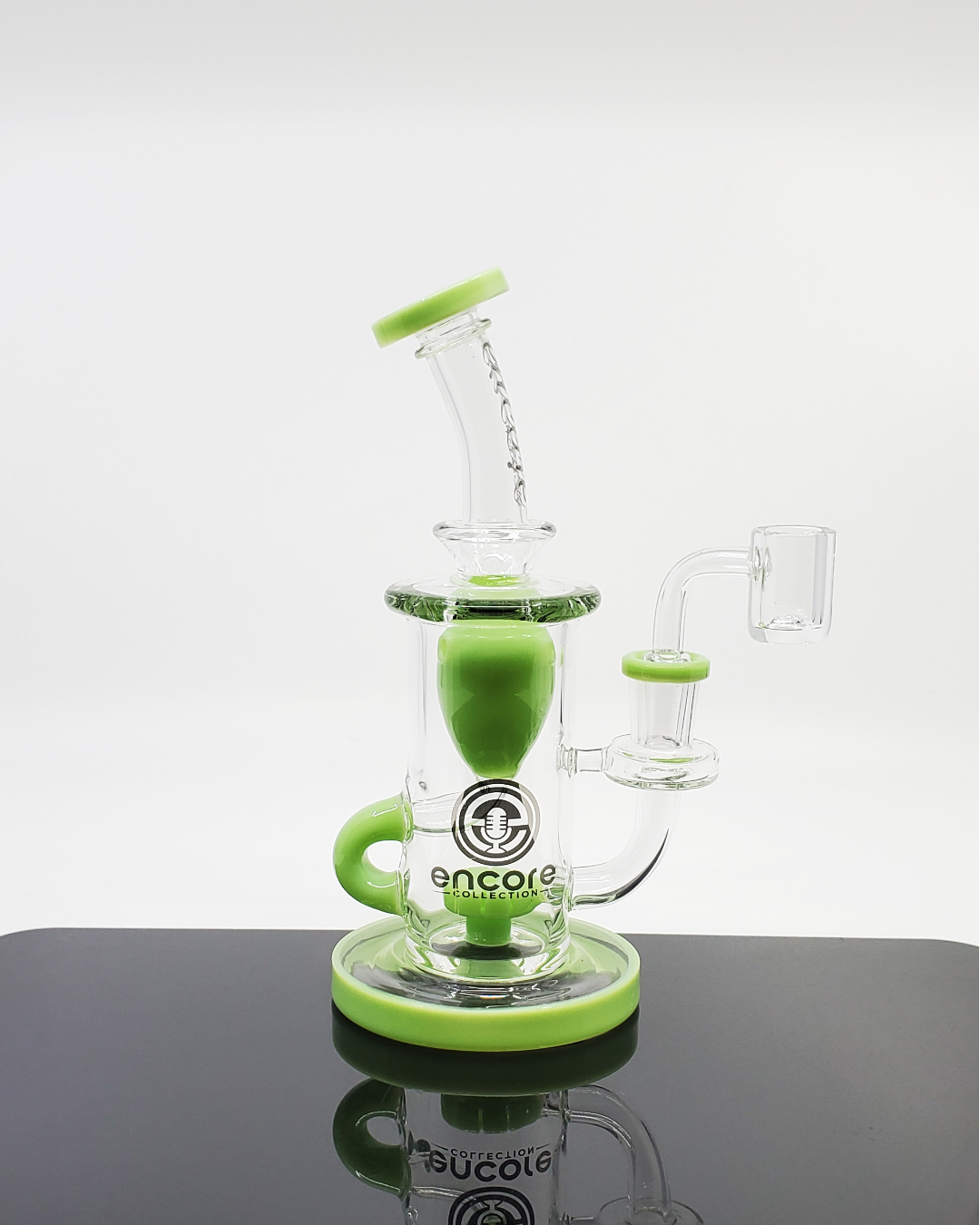  Close-up of Encore Glass 7” Incycler Rig showcasing the incycler design for continuous filtration and smooth smoking experience.