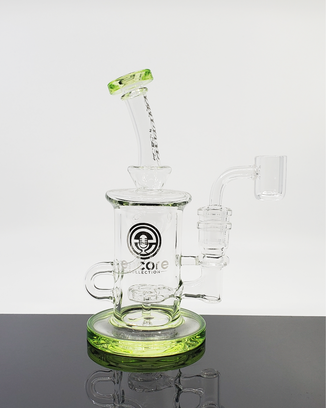  Detail of Encore Glass 7” Incycler Rig, highlighting its sturdy build and advanced filtration system for enhanced vapor quality.