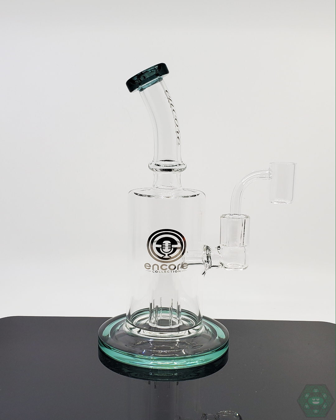 7.5-inch Encore Glass Showerhead Rig with efficient showerhead perc for smooth filtration and convenient daily use