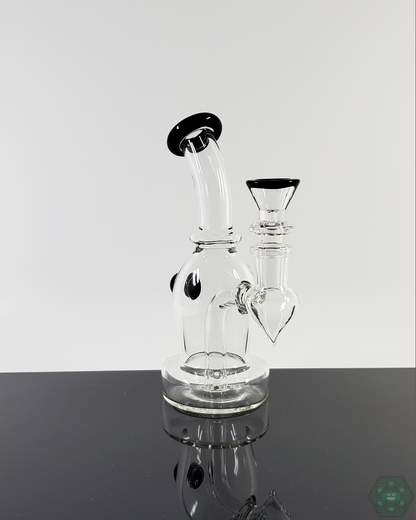  Encore Glass The Peanut, a small yet powerful 6-inch dab rig featuring smooth airflow and advanced filtration.