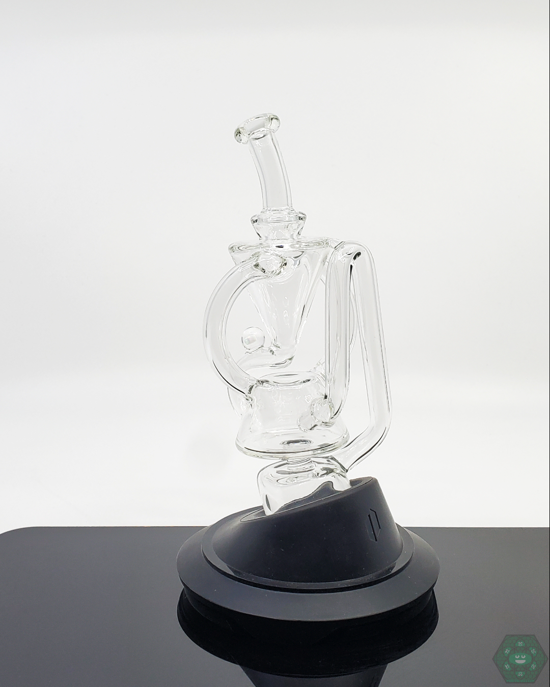  Floating Recycler Puffco Attachment designed for enhanced water filtration, providing smoother hits and cleaner flavor with Puffco devices.