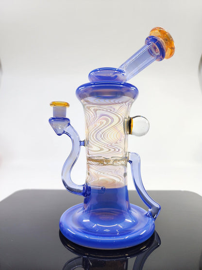  Demonstrating the 2-hole perc function of the Gatez Glass Neptune Rewig Blooper for smooth usage.