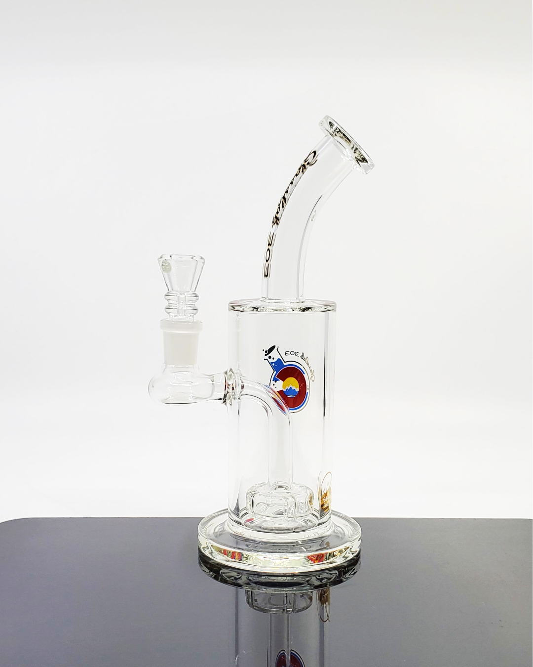  Close-up of the Glass Lab 303 Showerhead Perc Straight Tube, highlighting its precision showerhead percolator for optimal filtration and clean airflow.