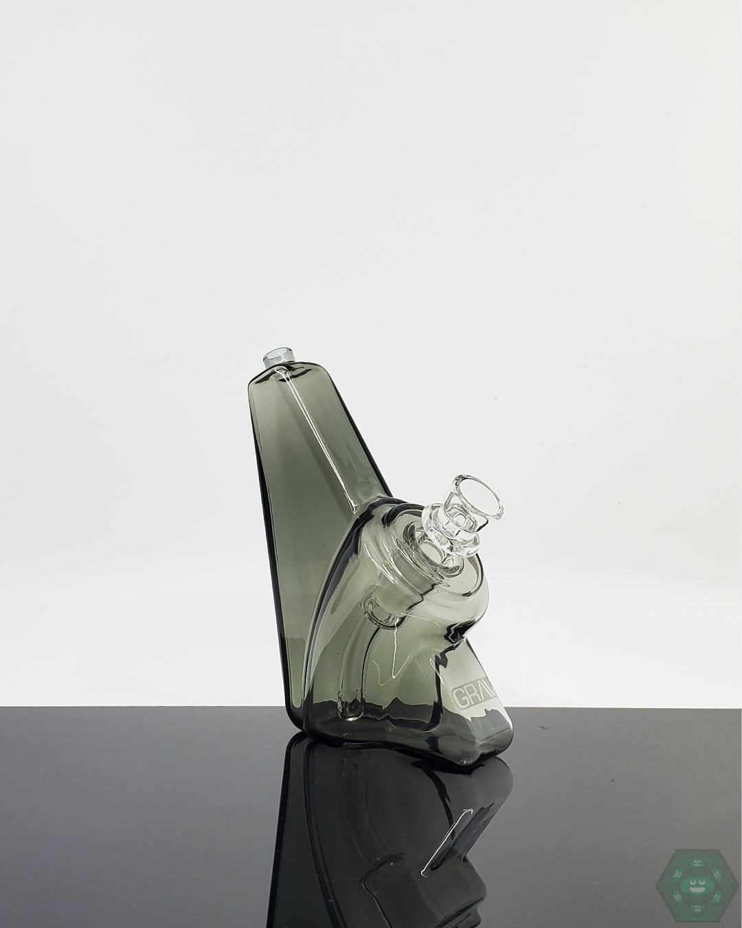 Grav Labs Wedge Bubbler – 4.75-inch compact hand pipe with an easy-grip design for smooth, flavorful draws.