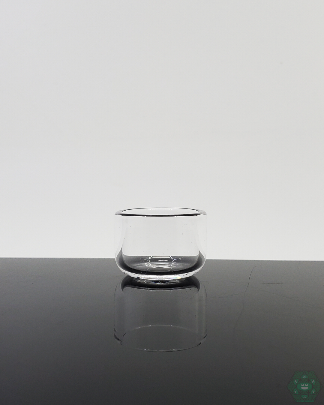 Hoyes XXL Quartz Insert with large capacity, designed for heat retention and durability, providing superior flavor for extended dabbing sessions