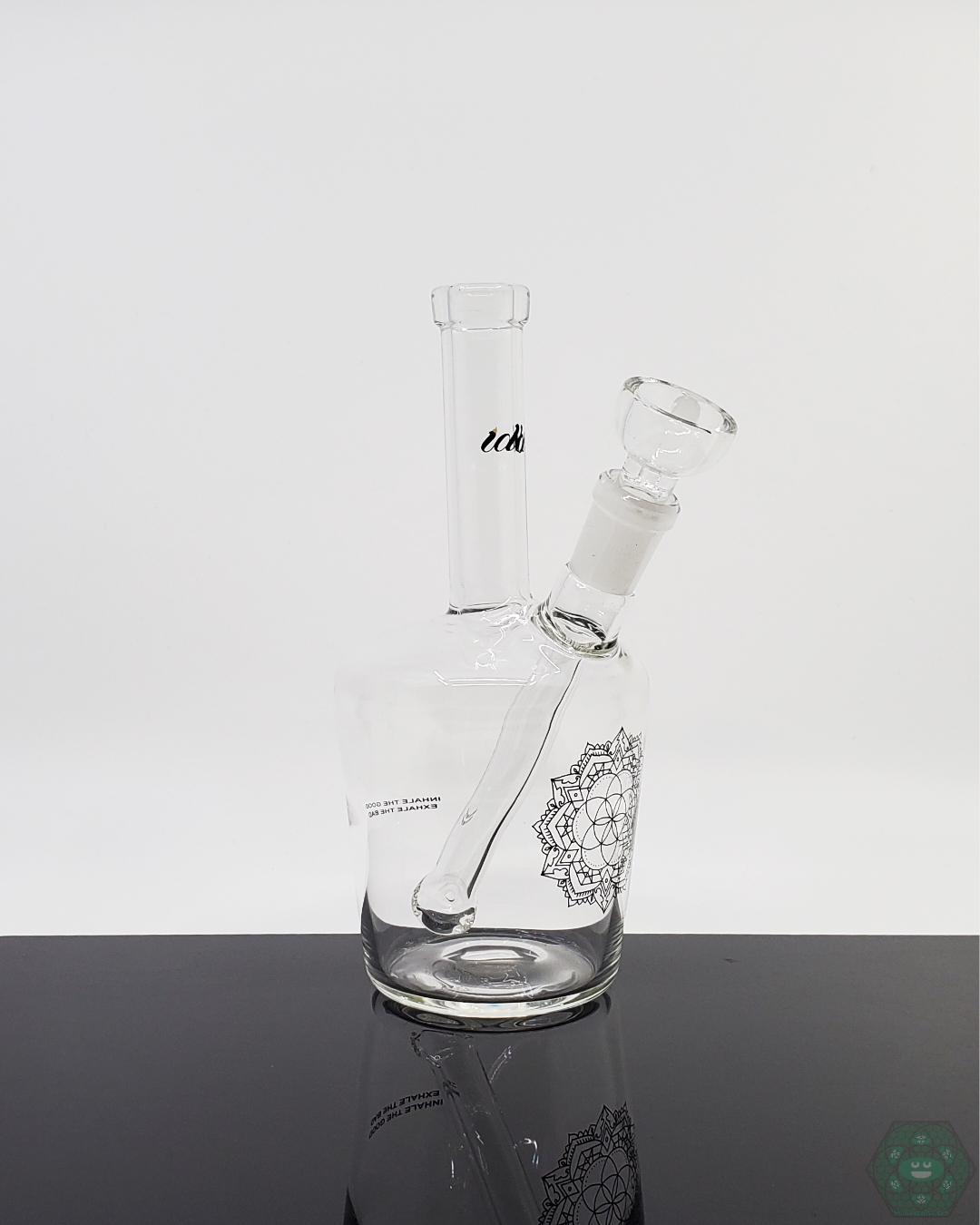 iDab Full-Size Henny Bottle glass rig with a 10mm joint, designed for collectors who appreciate unique glass artistry.