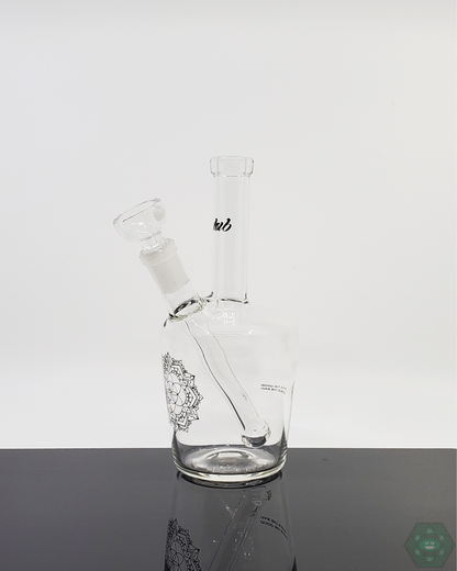  iDab Henny Bottle glass rig – full-size classic design with a 10mm joint, perfect for unique glass collections.