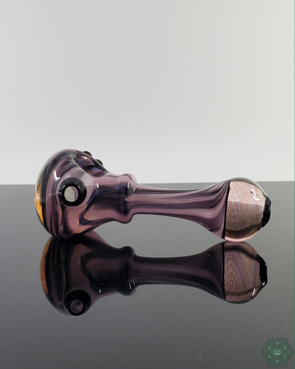  Close-up of the LQL Glass Fumed Multi-Section Spoon, highlighting vibrant color-changing effects and precise detailing.