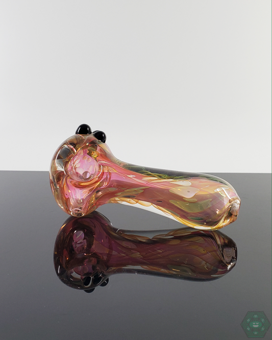  LQL Glass Fumed Spoon featuring a compact design with color-shifting fumed glass and a smooth airflow system.