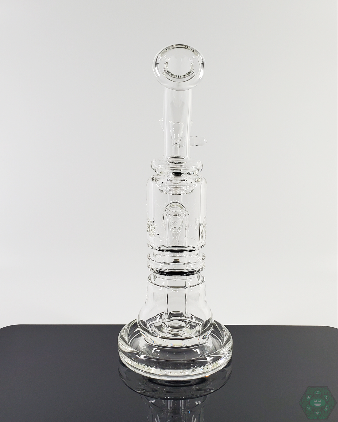 Compact PKG 45MM 2-Hole Reclaim Rig with a stable base, offering smooth hits and high-performance filtration for dabbing