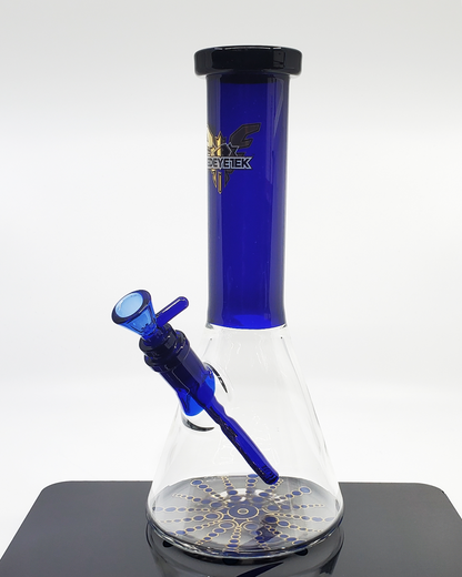  Side view of the Red Eye Tech 12” Beaker showcasing its sturdy construction and smooth filtration, perfect for everyday use.
