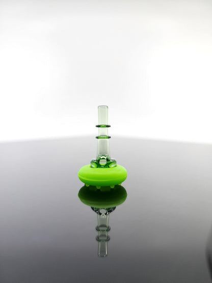 Features of Spacewalk Glass 3DXL Colored Cap for enhanced dabbing experience.