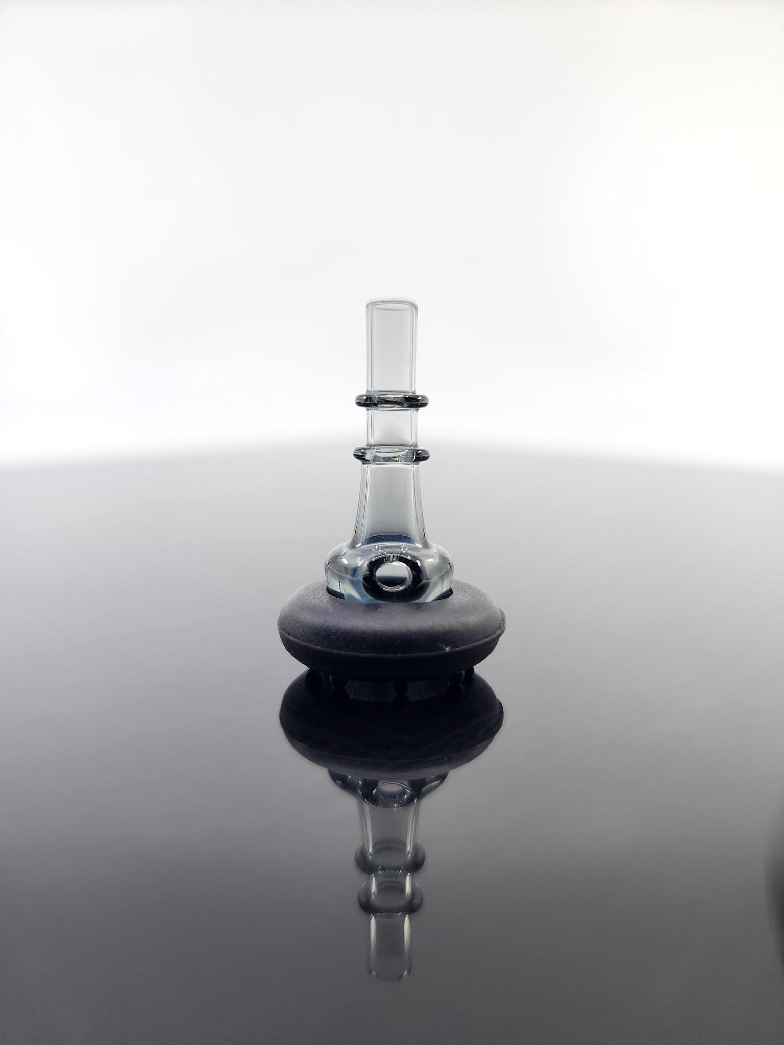 Spacewalk Glass 3DXL Colored Cap in use, enhancing vapor production.