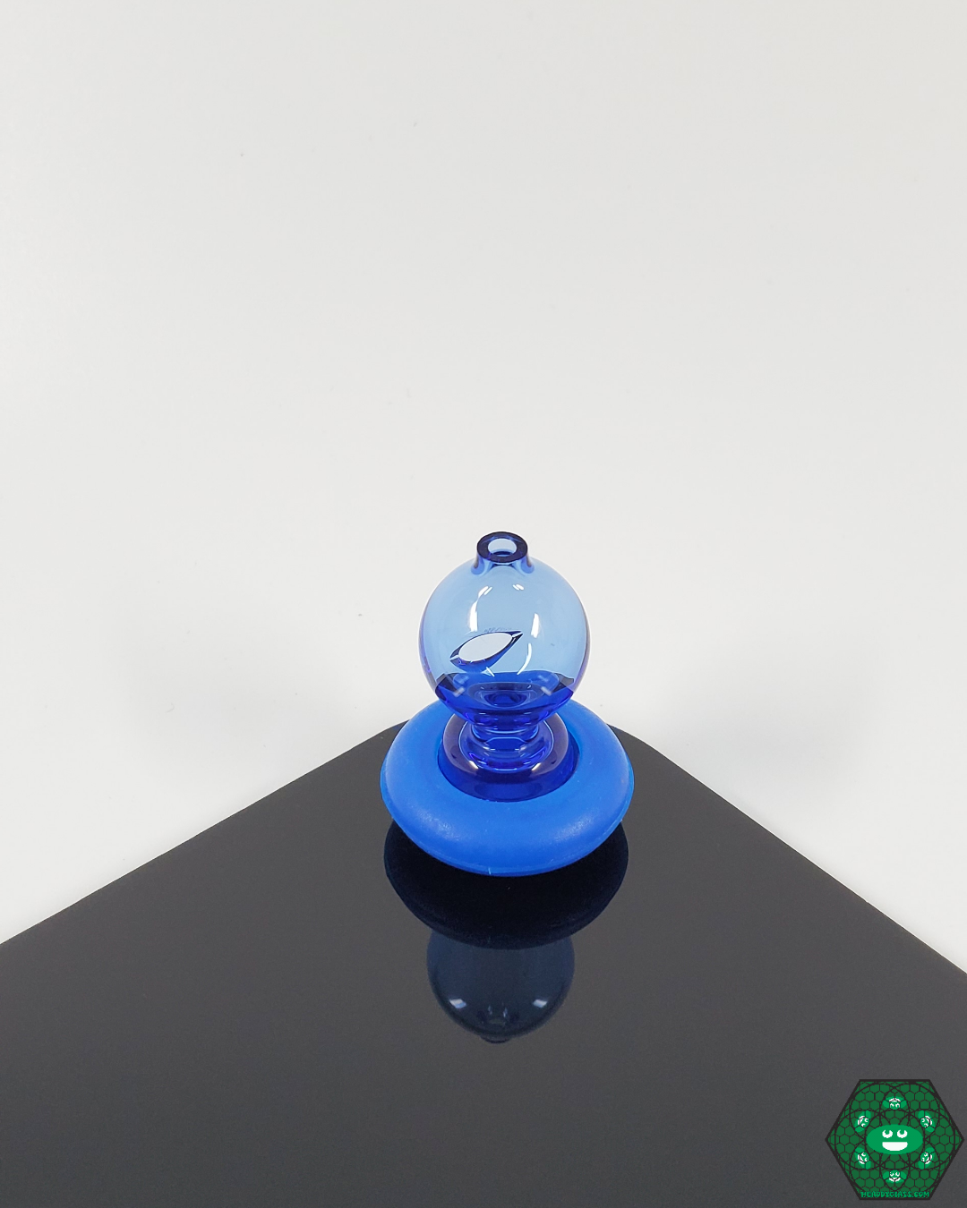  Packaging of the Spacewalk Glass Puffco Peak Caps, showing how they are securely packed for safe delivery and storage, ready for your next dabbing session.