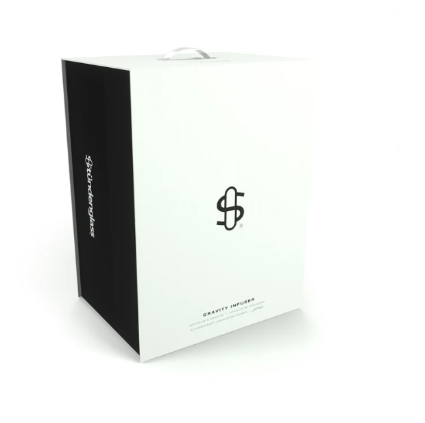 Detailed view of the borosilicate glass globes on the black Stündenglass Gravity Infuser, emphasizing durability and design quality.