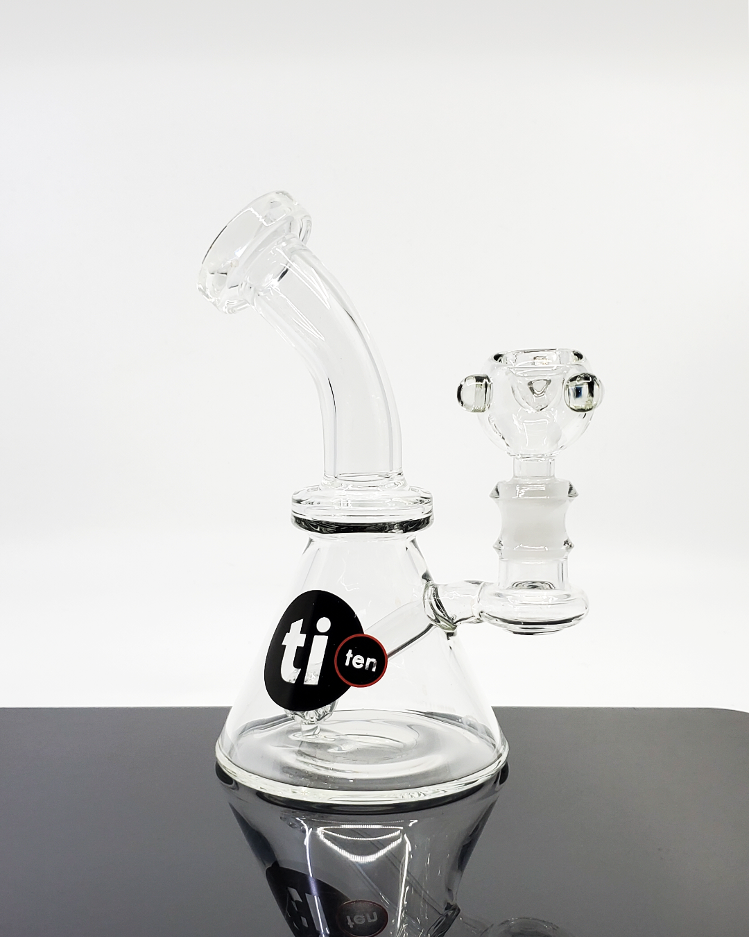 Ti Ten Glass 7” Banger Hanger featuring a compact design with a 14mm joint for reliable functionality and easy handling.